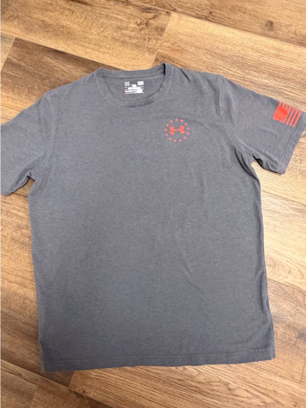 Under Armour Freedom Flag T-Shirt Men’s Large Gray Red Graphic Wounded Warrior - Picture 3 of 10